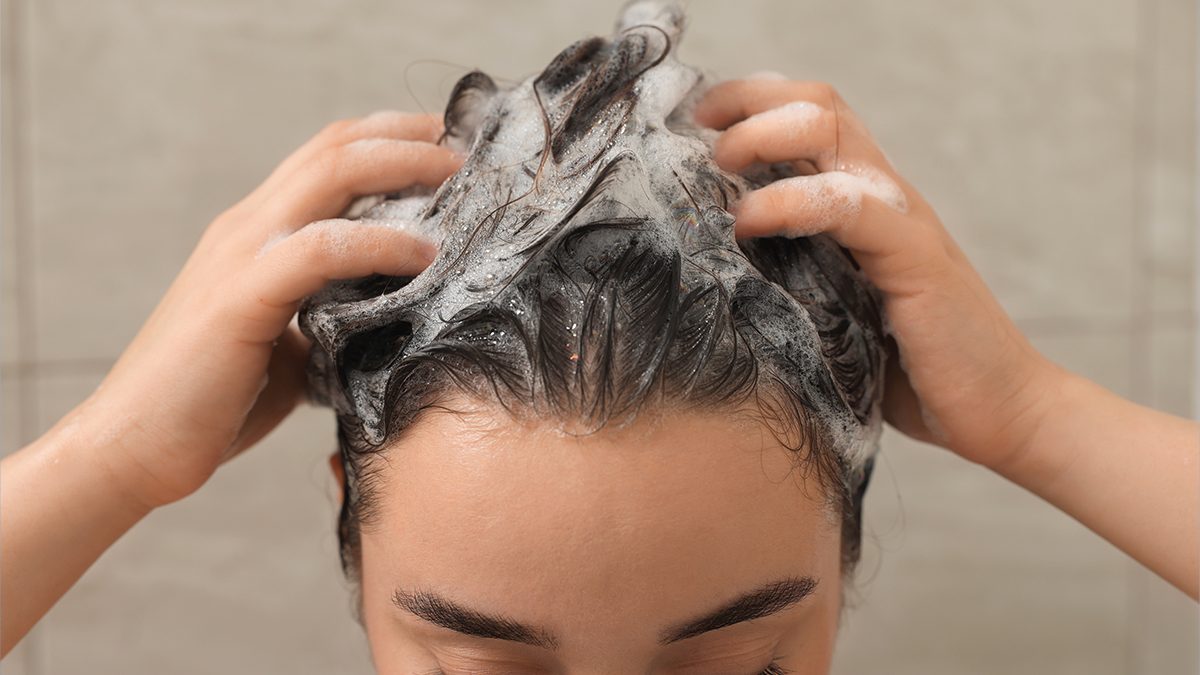 Os 11 melhores champôs para cabelo oleoso e fino que eliminam a oleosidade 1 Os 11 melhores champôs para cabelo oleoso e fino que eliminam a oleosidade