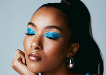 PALETA OJOS NEGRAS
