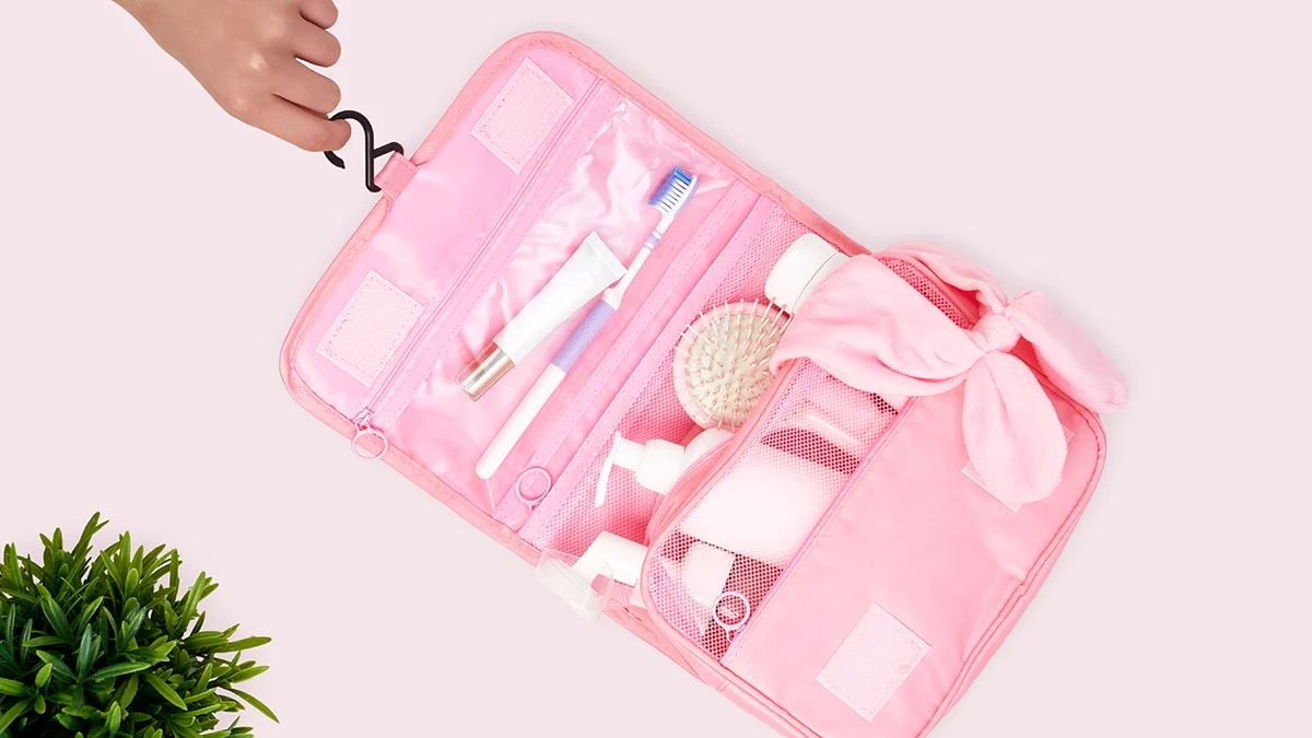 Os 8 produtos essenciais que não podem faltar no teu nécessaire de viagem 1 Os 8 produtos essenciais que não podem faltar no teu nécessaire de viagem