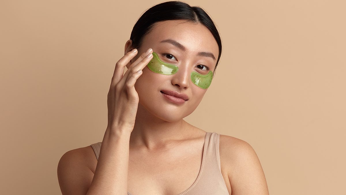 Qual é o melhor cuidado para os teus olhos? Estes contornos com centella asiática são a resposta 1 Qual é o melhor cuidado para os teus olhos? Estes contornos com centella asiática são a resposta