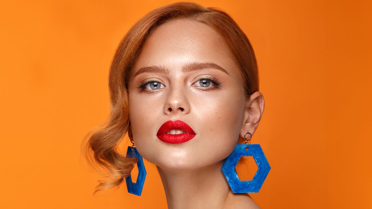 5 pendientes súper elegantes para ponerte cuando lleves moño o coleta