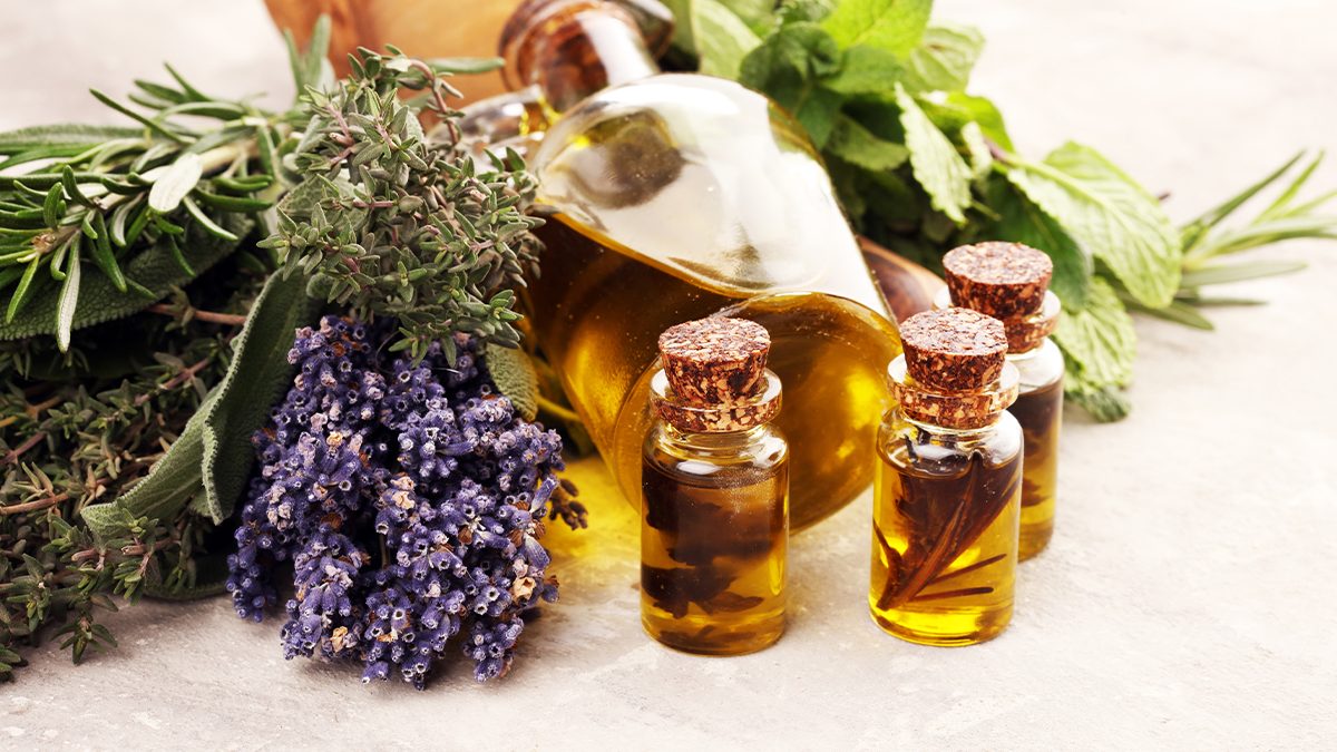 Aceites esenciales: ¿qué son, qué propiedades tienen y cómo se usan?