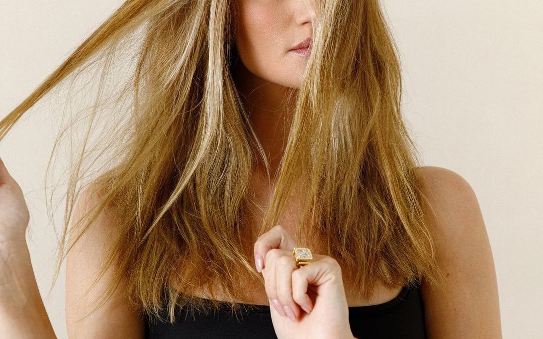 El mejor cepillo para tu cabello es de Beter y tiene forma de hoja