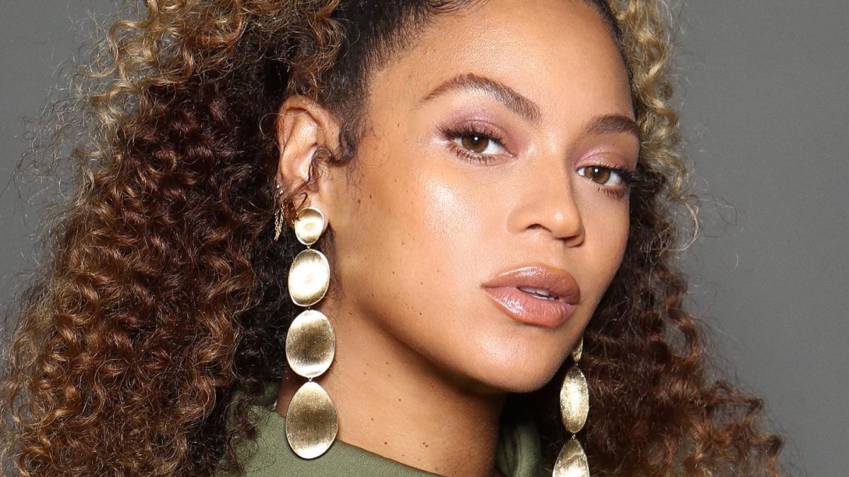 Método curly: todo lo que necesitas saber para lucir unos rizos espectaculares