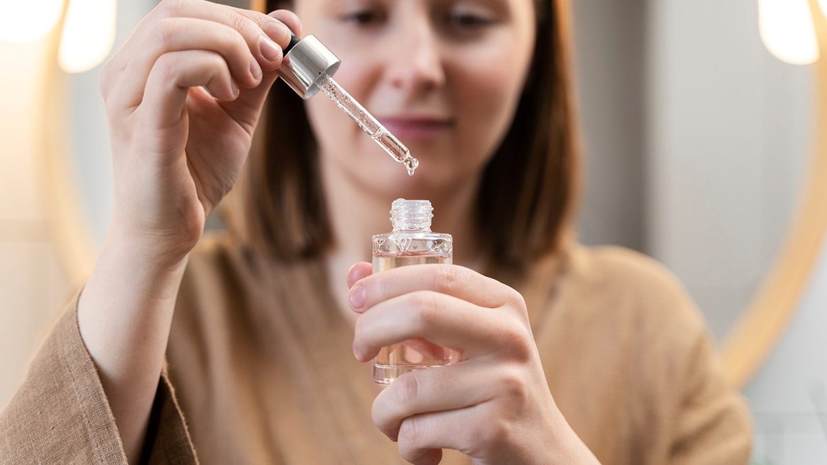 Así actúa el ácido salicílico contra el acné, los brotes y las marcas e imperfecciones