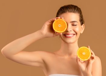 Así se usan la niacinaminda y vitamina c en tu rutina facial