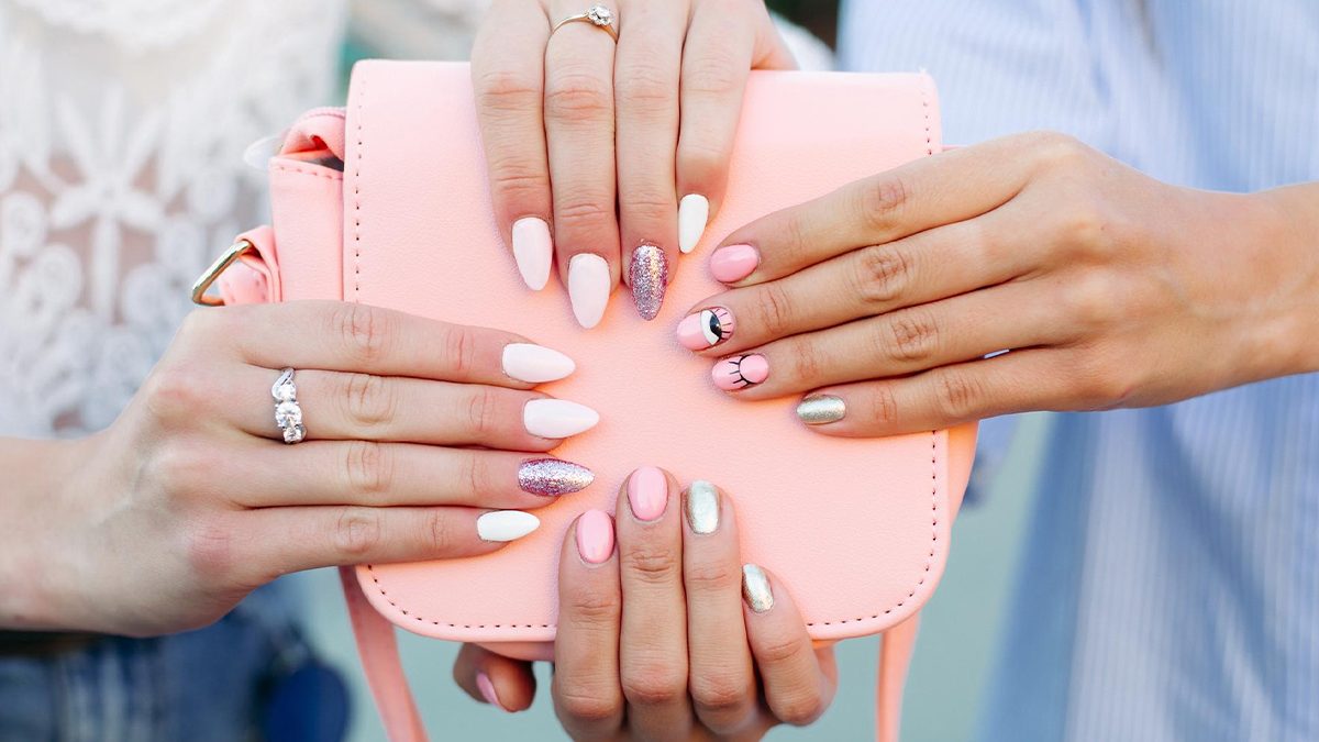 Estas uñas decoradas sencillas y elegantes harán que quieras hacerte la manicura hoy mismo
