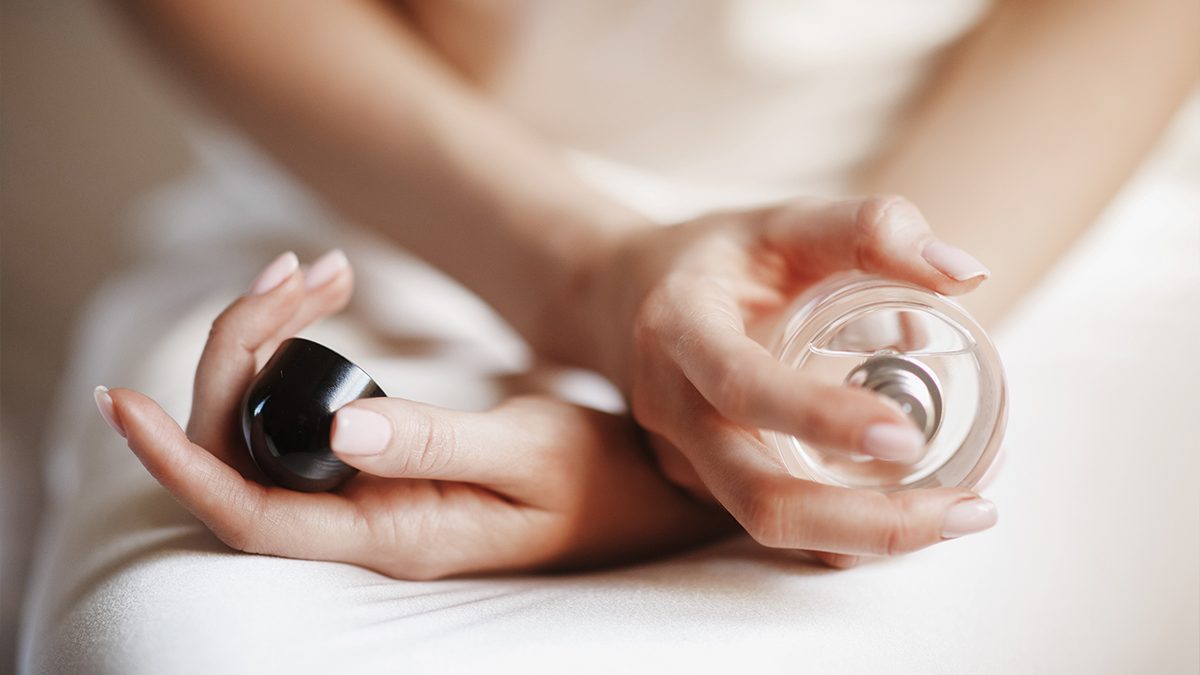 Los mejores 14 perfumes frescos de mujer que resultan adictivos, elegantes y muy duraderos en 2026