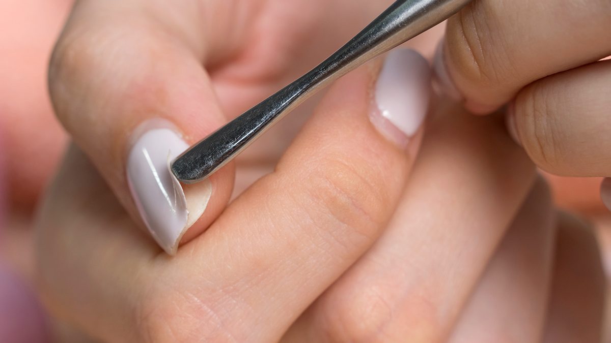 Cómo quitar las uñas de gel sin salir de casa y olvídate de acudir al salón de belleza solo para retirarlas