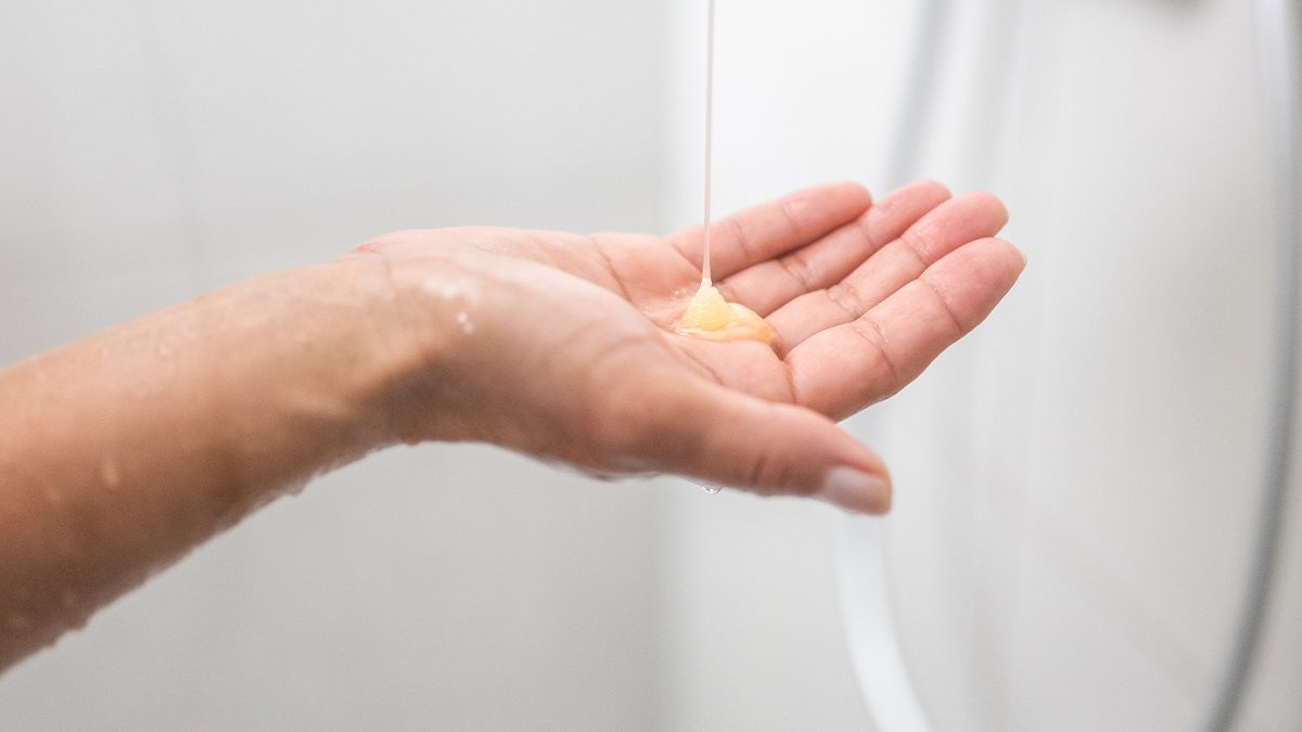 Resolvemos tus dudas: qué es el champú sin sulfatos y para qué sirve
