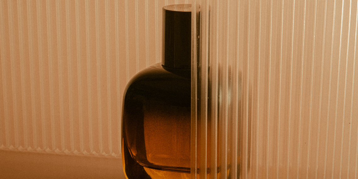 Los 21 mejores perfumes amaderados con los que enamorar