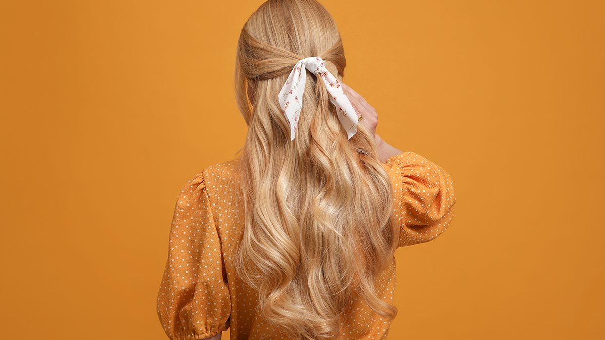 Cómo evitar la caída del pelo en otoño: trucos y hábitos