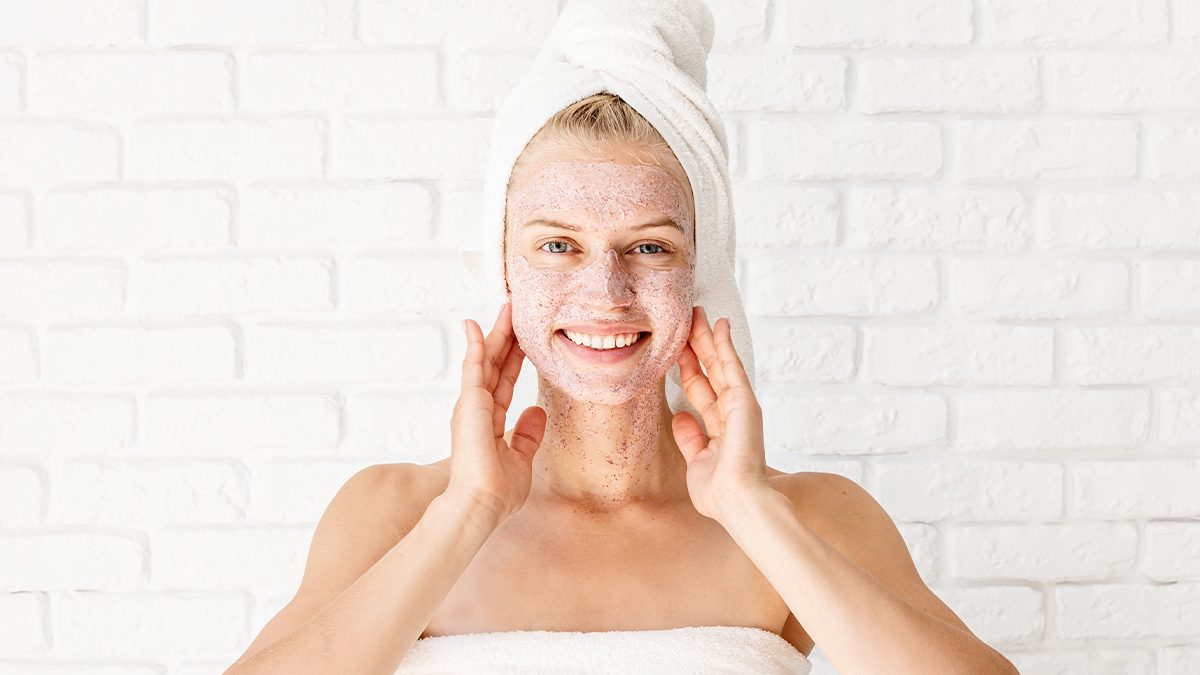 Los 14 mejores exfoliantes para piel sensible