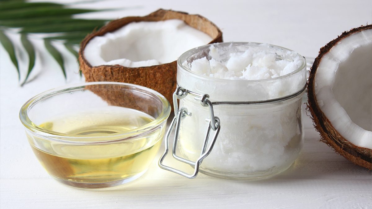 Los beneficios de la manteca de coco para un pelo brillante y piel sin arrugas