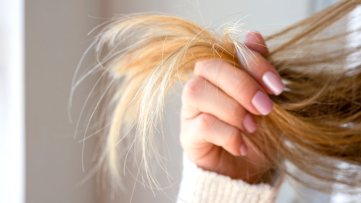 Cómo reparar el pelo muy dañado: trucos y los mejores productos