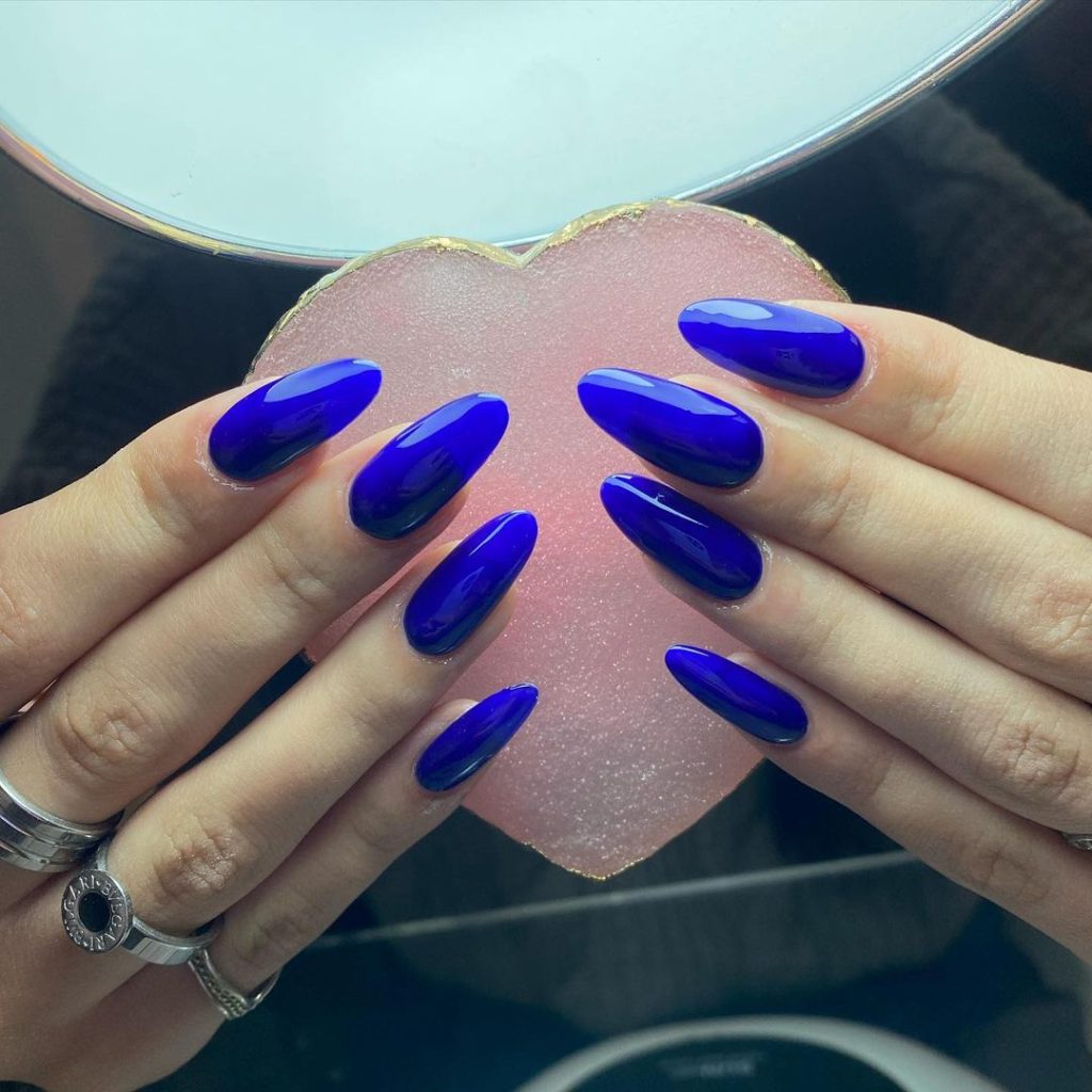 Estas son las mejores ideas de uñas azules