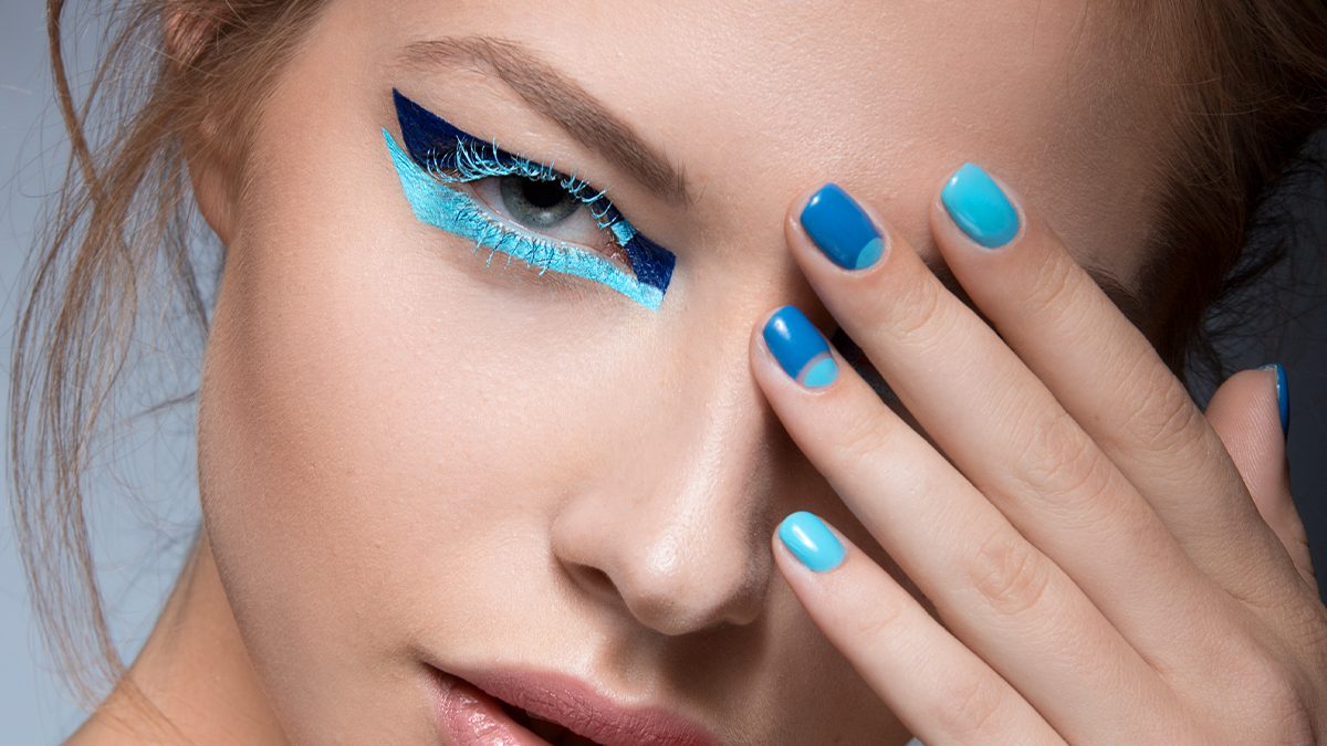 Mejores ideas de uñas azules 2026: los diseños que te inspirarán