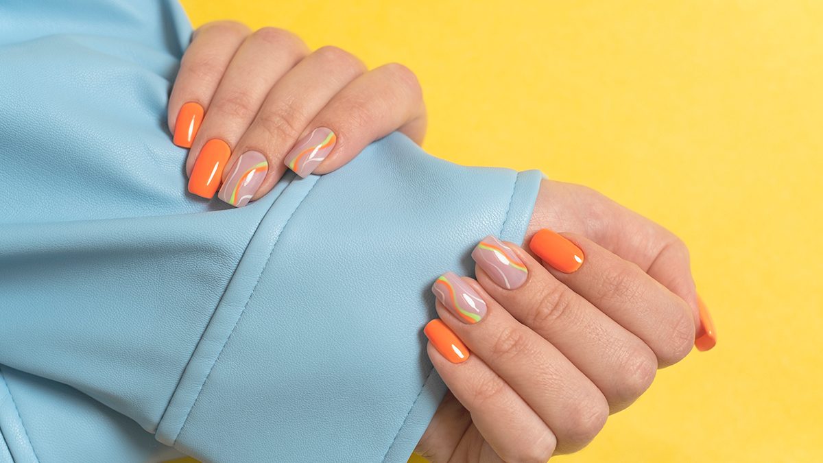 Uñas naranjas, la inspiración que necesitas en tu próxima manicura