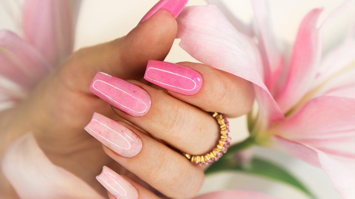 Las más femeninas y elegantes: ideas de uñas rosas que arrasan en 2026