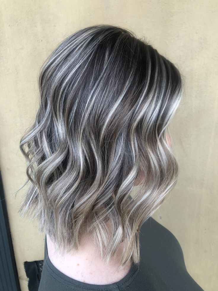 Toma nota de las mejores ideas para los tintes gris ceniza