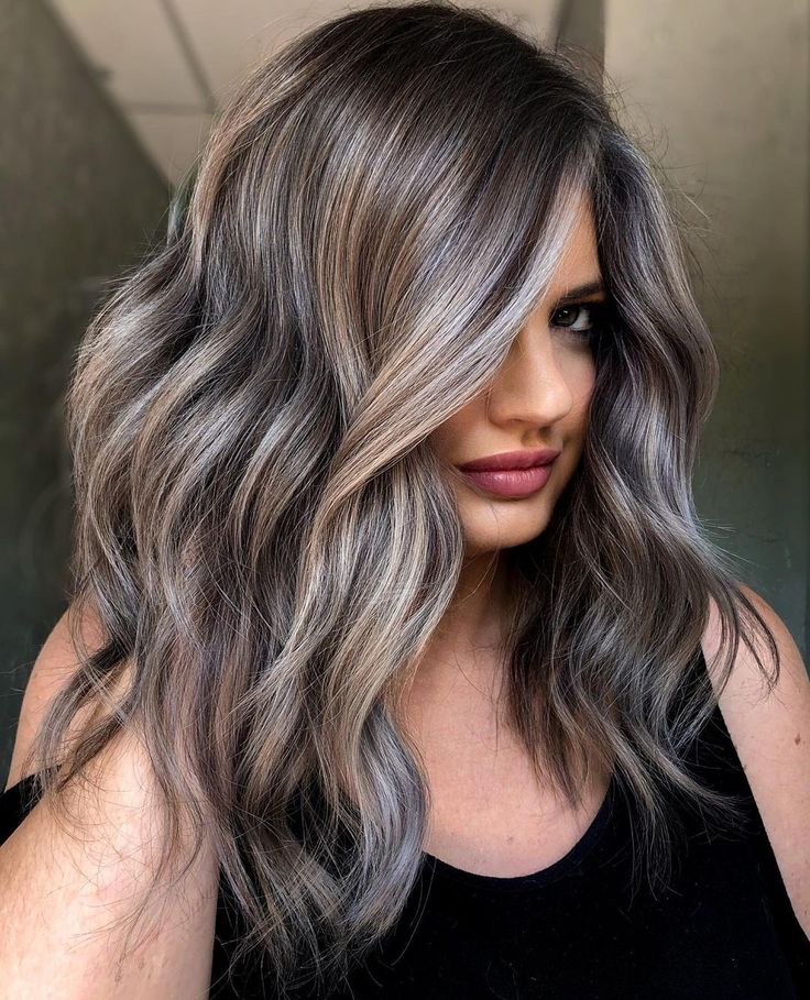 Toma nota de las mejores ideas para los tintes gris ceniza
