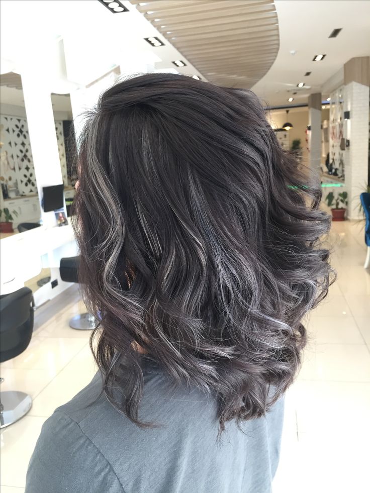Toma nota de las mejores ideas para los tintes gris ceniza