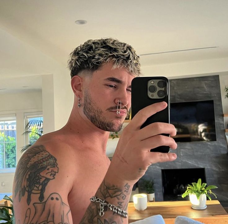 Las mechas de rubio platino que quieren los famosos