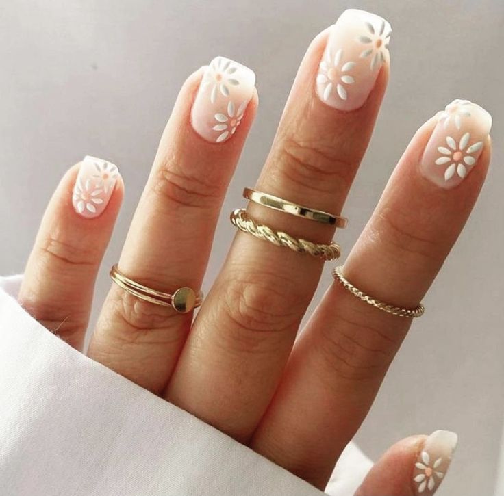 Estas ideas de uñas blancas triunfan