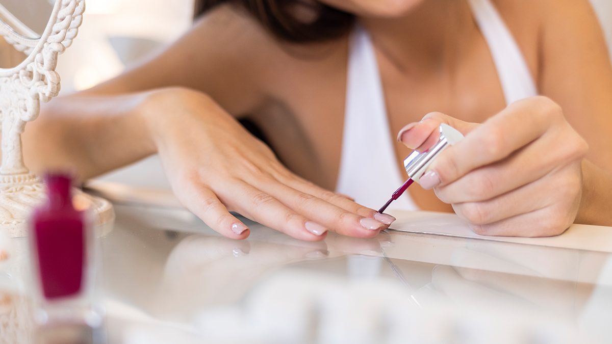 Qué debes hacer para que tu manicura hecha en casa dure más en 2026