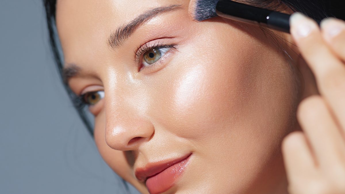 Cómo usar bien el iluminador en tu maquillaje en 2026