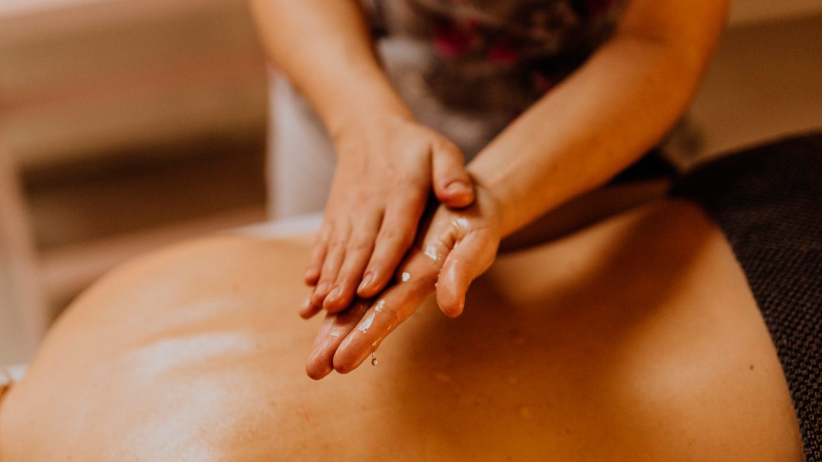 Aceite de masaje: cómo elegirlo y utilizarlo según vCee