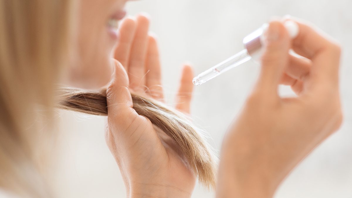 Los mejores aceites para cuidar tu cabello si lo tienes teñido