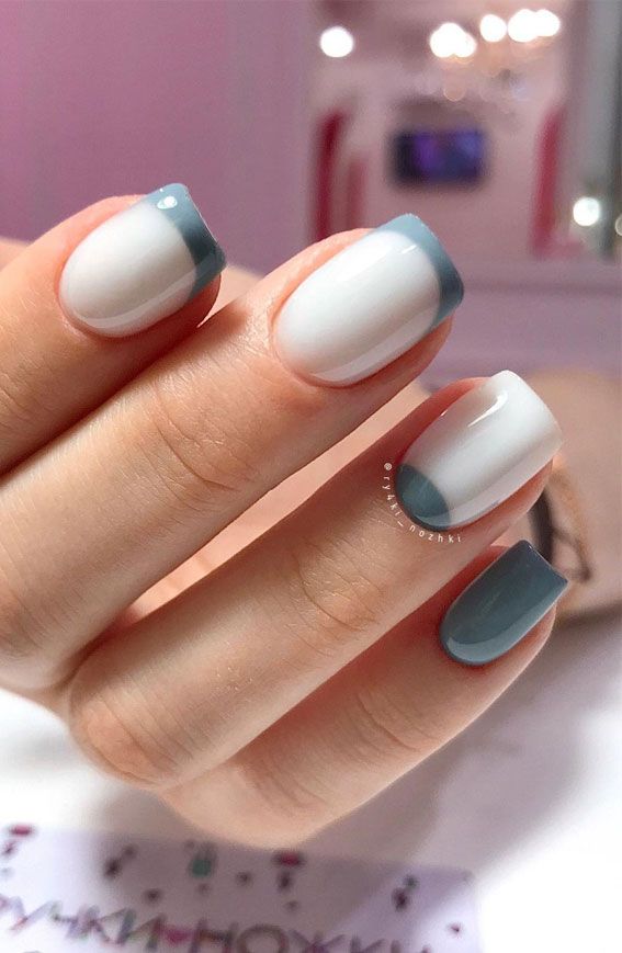 Toma nota de estos diseños de uñas francesas dobles