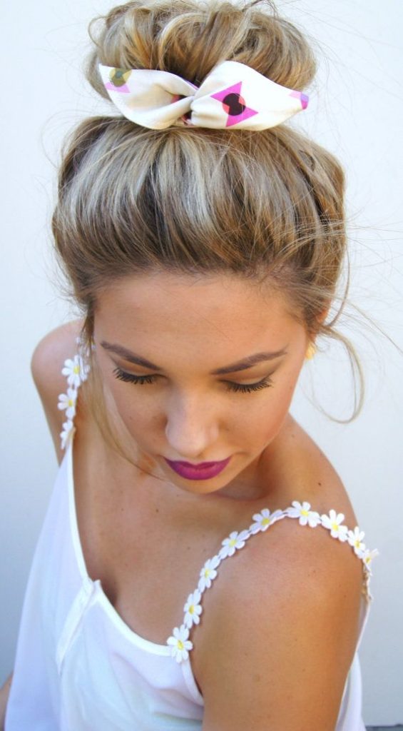Los top knot son los peinados favoritos de las chicas más elegantes