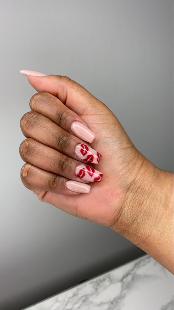 Ojo a las uñas de San Valentín que triunfan