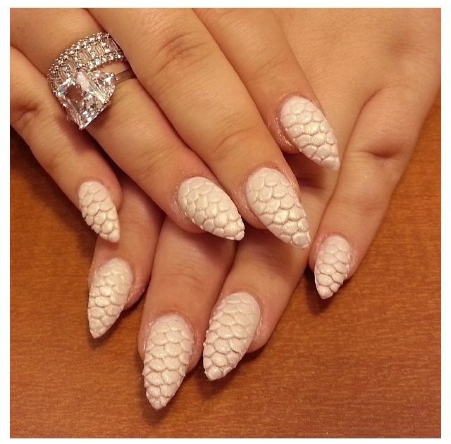 Toma nota de las mejores ideas de uñas de sirena