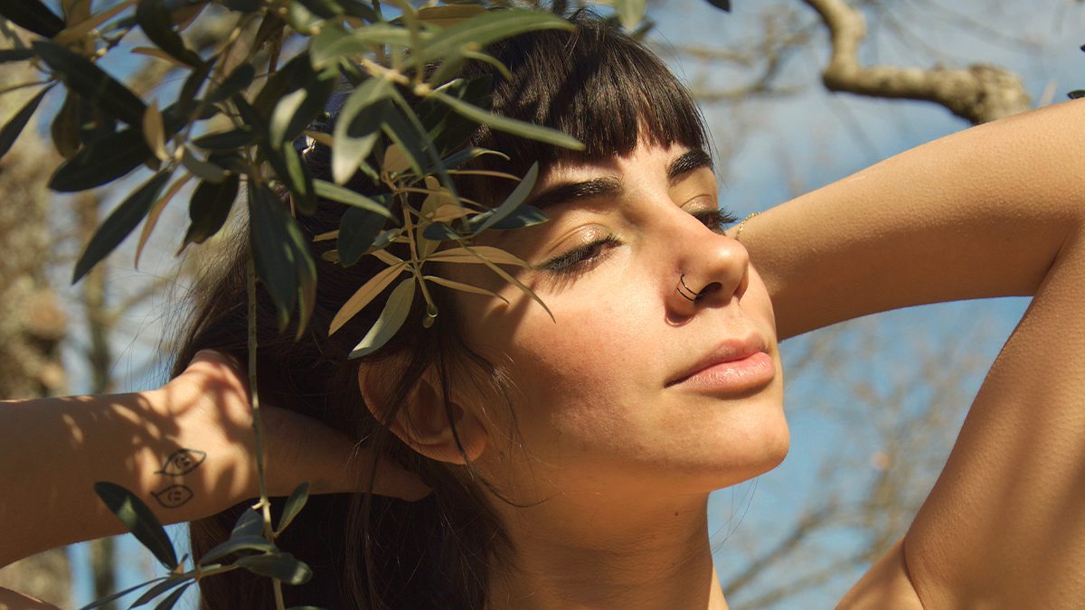Aceite de oliva para el pelo: todos los beneficios y cómo utilizarlo