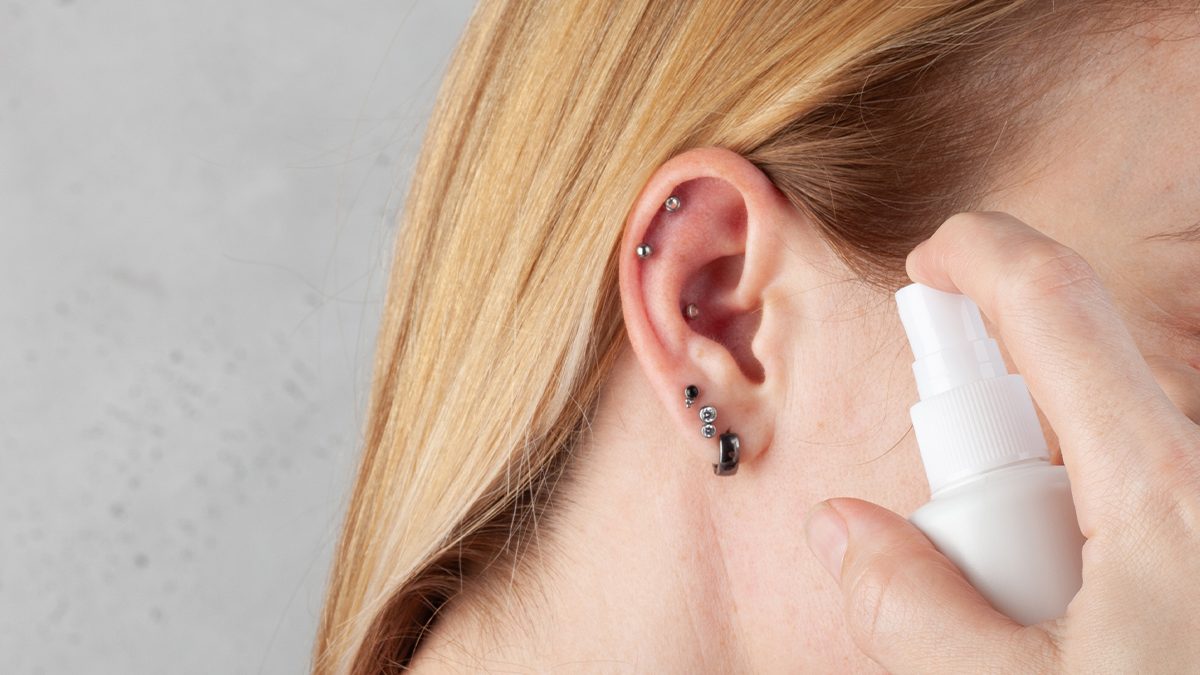 Piercing hélix infectado: cómo curarlo (y evitar que pase de nuevo)