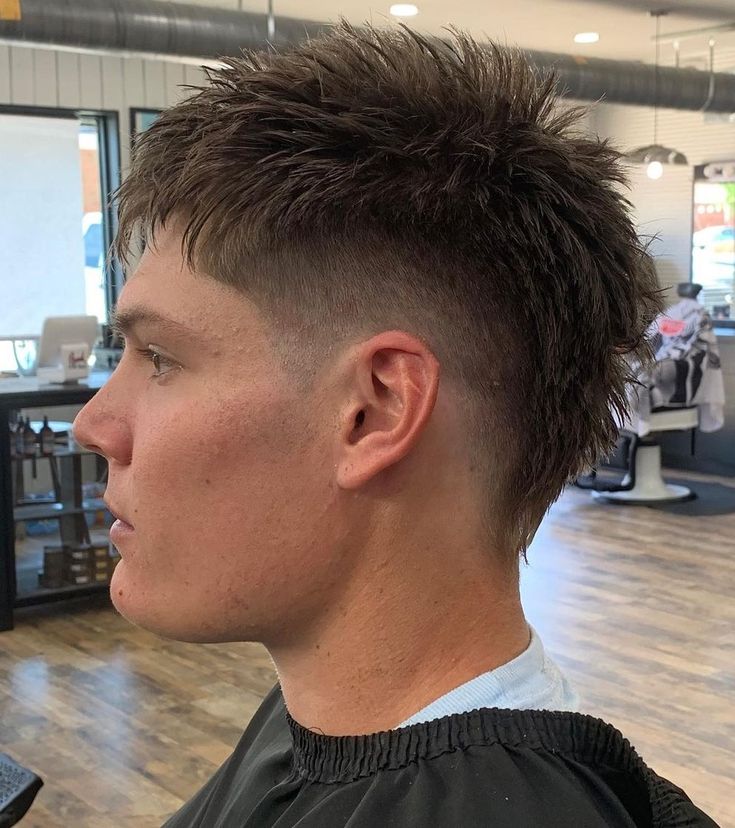 Ideas de cortes de pelo taper fade que sientan bien a los hombres