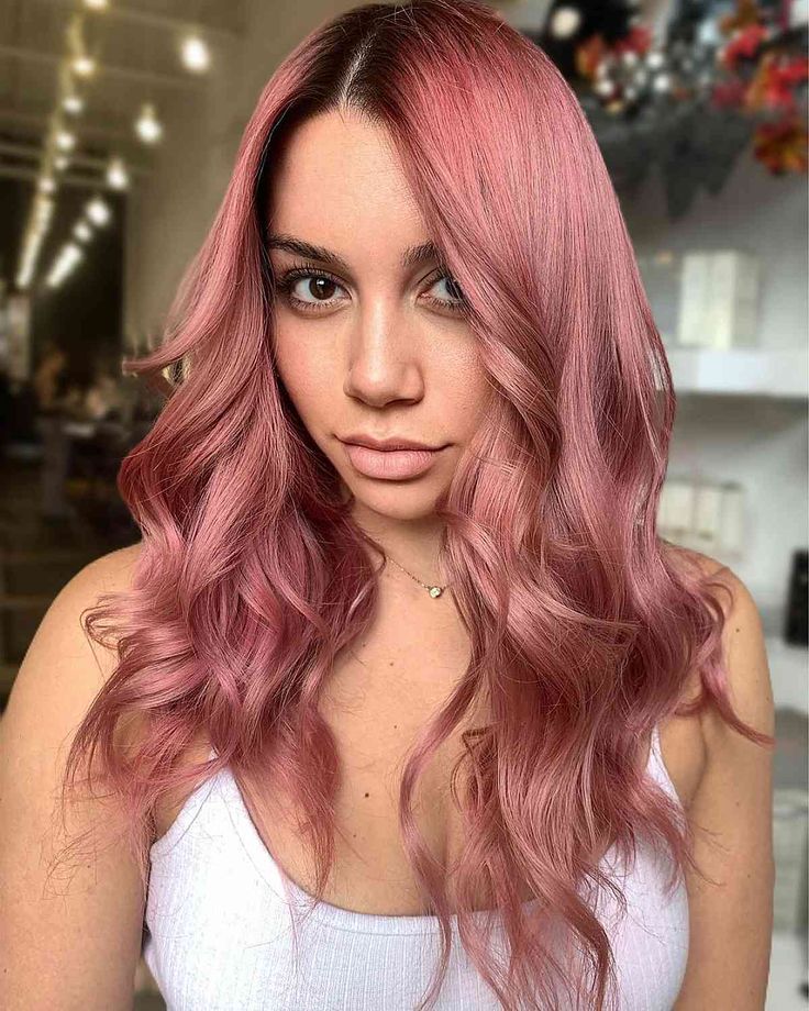 Presume de un look diferente con las mejores ideas para tintes rosa gold