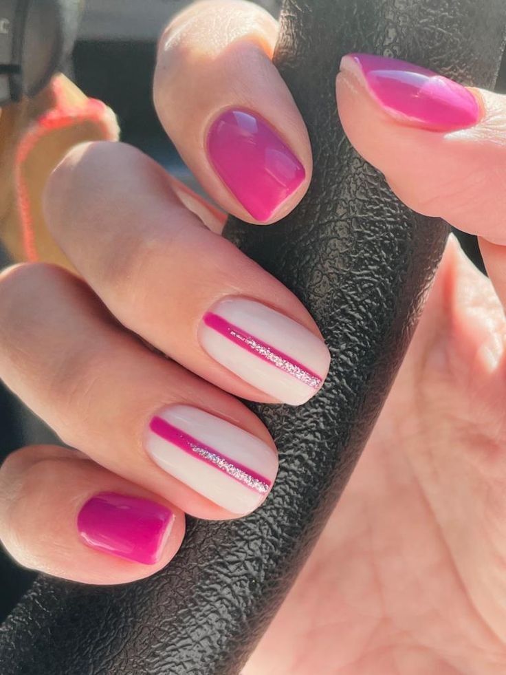 Atenta a las mejores ideas de manicura fucsias y blancas