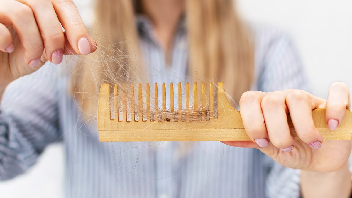 Causas y las mejores soluciones para prevenir la caída de pelo por estrés en 2026