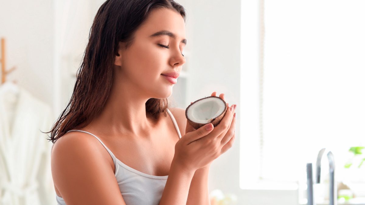 Consigue una piel radiante con aceite de coco con Natural Honey