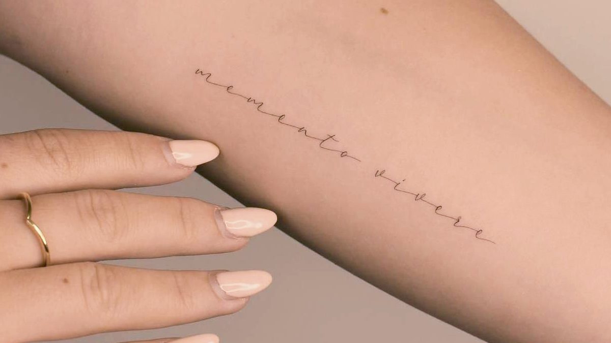 Ideas de tatuajes con frases cortas en 2026