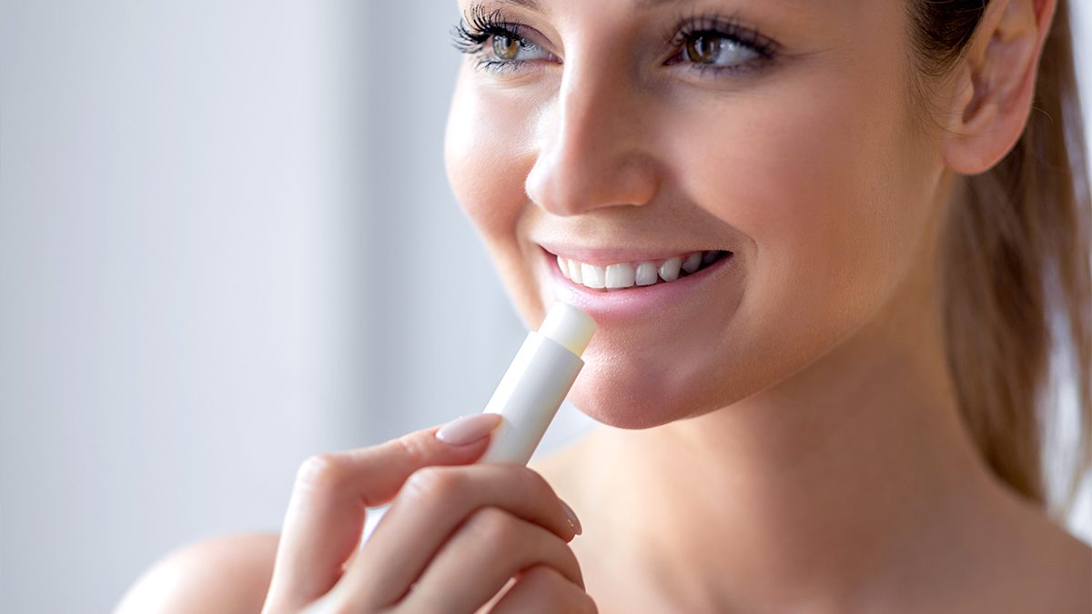 Hidrata tus labios del sol: los mejores protectores labiales para este verano 2026