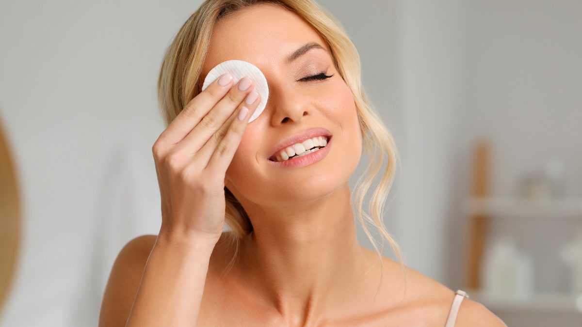Consigue una limpieza profunda en tus ojos con extracto de aciano con Byphasse