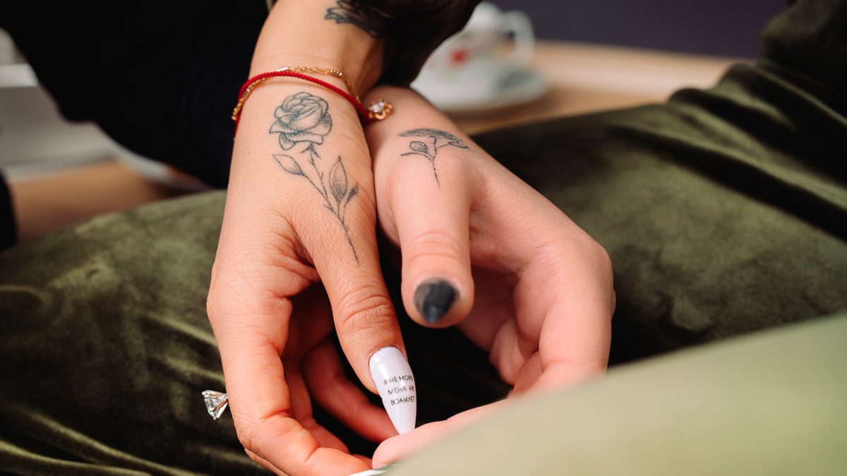Ideas de tatuajes en las manos para mujeres