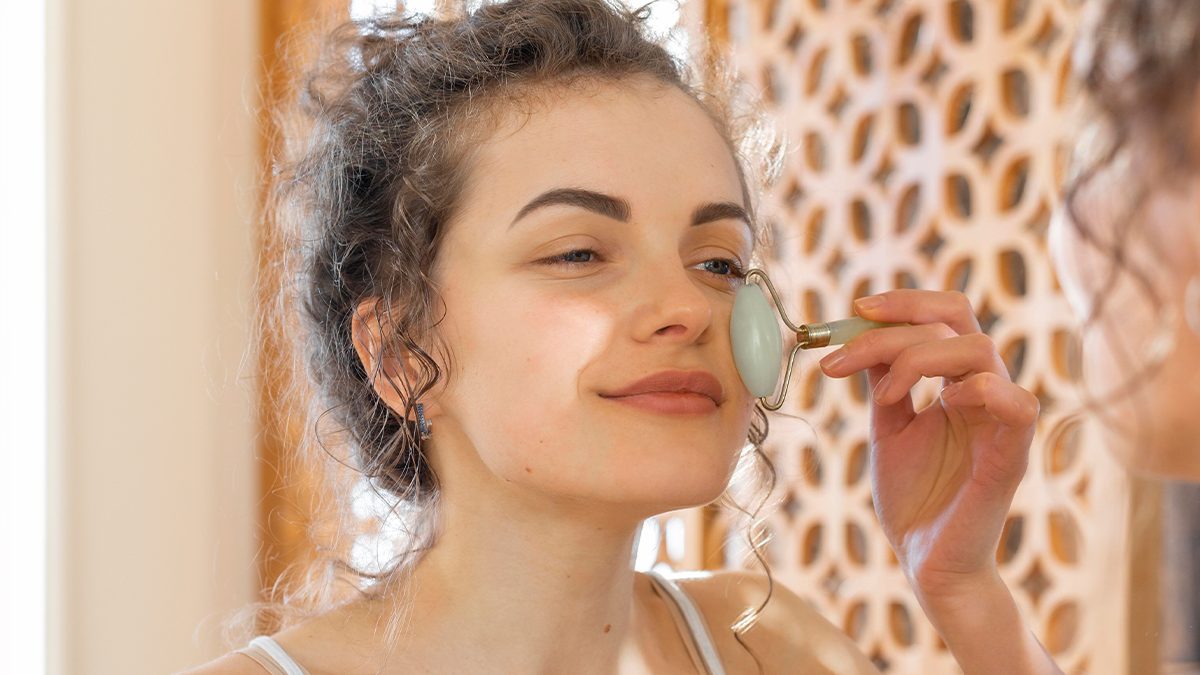 Cómo cuidar la piel de tu cara durante la menstruación según expertos