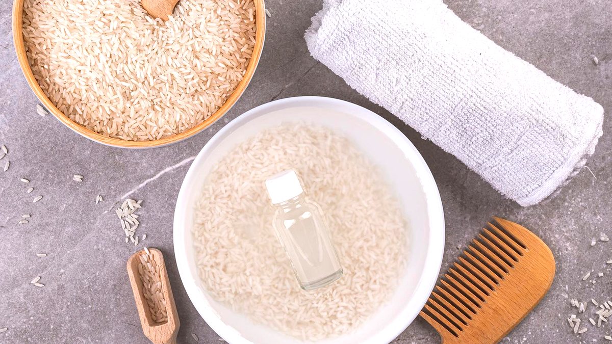 Todos los beneficios del agua de arroz para tu pelo