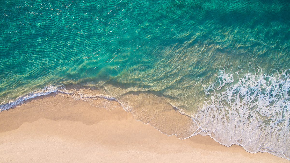 Los beneficios que el agua del mar tiene para tu piel y tu cabello